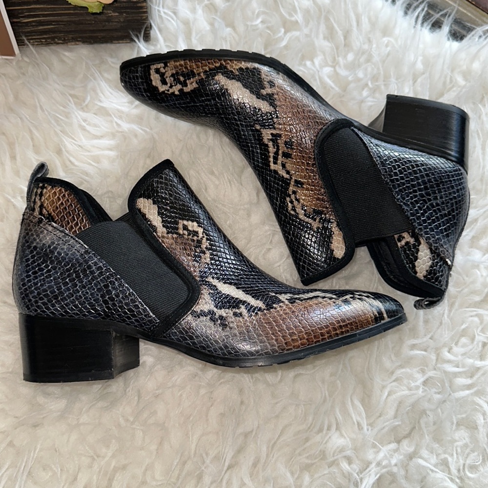 Donald J. Pliner Black Brown Darla Boots
